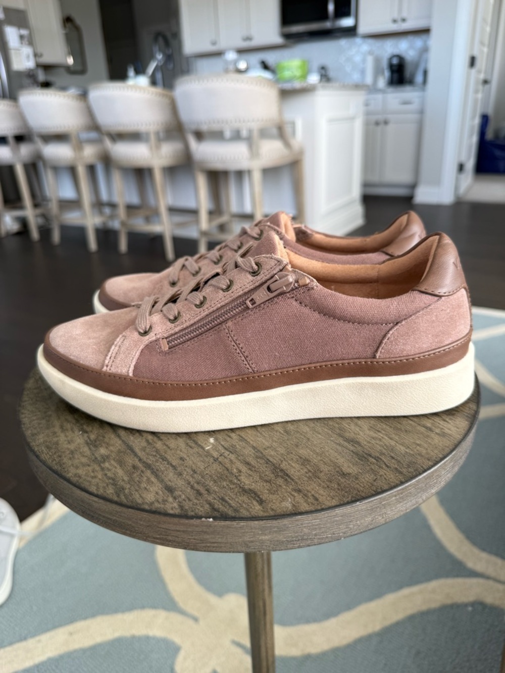 Vionic Mayra Sneaker - Picture 2 of 7